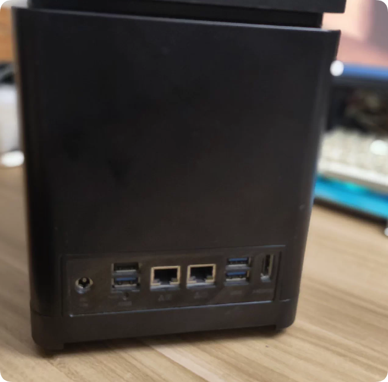 4 盘位、4K 输出、J3455、遥控,NAS 硬件入门性价比之王 4 盘位、4K 输出、J3455、遥控,NAS 硬件入门性价比之王